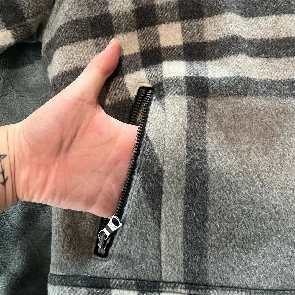 GAP‎ Gray and Black plaid Puffer wool Coat